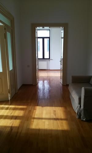 Apartament in vila 4amere DE INCHIRIAT