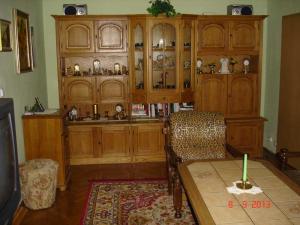 Vand apartament 2 camere LUX,   renovat,  mobilat dotat nivel occidental