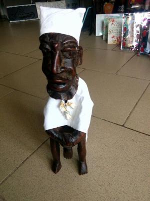 Statueta din lemn veche