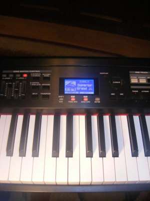 Vand pian roland rd 700 sx la cel mai mic pret