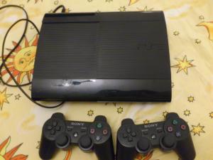 vand PS3  marca SONY  cu garantie 1 AN
