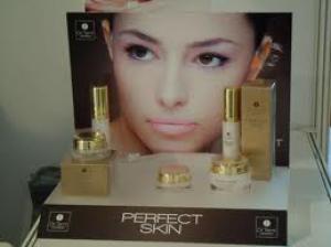 CREMA CU ACID HIALURONIC COLAGEN SI EXTRACT DE FRUNZE DE MASLIN INTENSIVA PERFECT SKIN DR TEMT