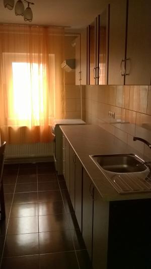 Caut COLEGA de apartament,   Medias