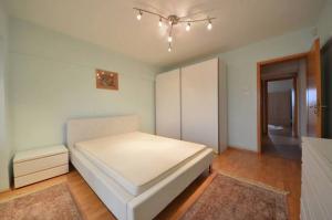 Unirii-FAntani,   inchiriere 3 camere