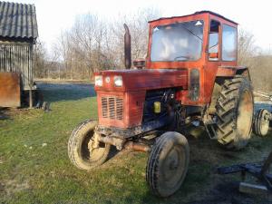 TRACTOR U 650 PLUG DISC ȘI REMORCA