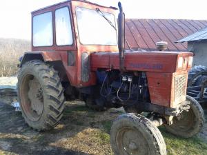 TRACTOR U 650 PLUG DISC ȘI REMORCA