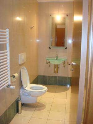 INCHIRIEZ APARTAMENT 4 CAMERE - ZONA TELEVIZIUNE,    JEAN MONET