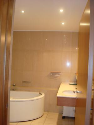 INCHIRIEZ APARTAMENT 4 CAMERE - ZONA TELEVIZIUNE,    JEAN MONET