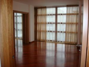 INCHIRIEZ APARTAMENT 4 CAMERE - ZONA TELEVIZIUNE,    JEAN MONET
