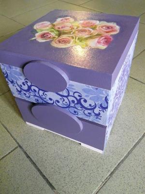 Cutii de bijuterii din lemn lucrat prin tehnica decupajului