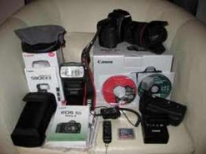 Camera Canon EOS 5D Mark III 22.3MP Digital SLR