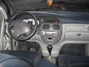 Dezmembrez Renault Megane Scenic