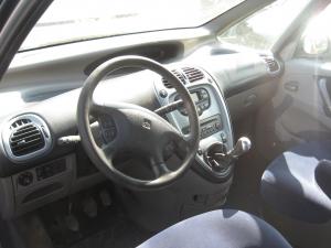 Dezmembrez Citroen Xsara Picasso