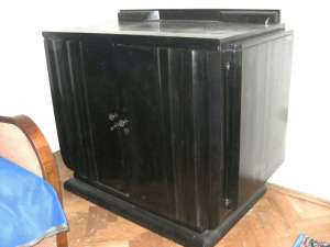 Mobilier foarte vechi - pret rezonabil