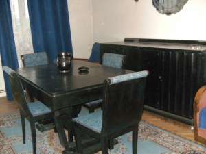 Mobilier foarte vechi - pret rezonabil