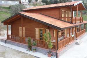 Case pe structura de lemn