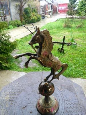 Statueta - cal din bronz