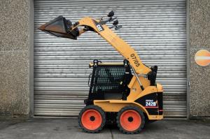 - CATERPILLAR 242 B