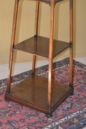 Etajera centru 150142