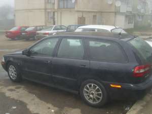 VAND URGENT VOLVO V40 -MOTOR 1.9 TDI *****CEMBRIE 2003 FULL OPTION INMATRICULAT PRET NEGOCIABIL