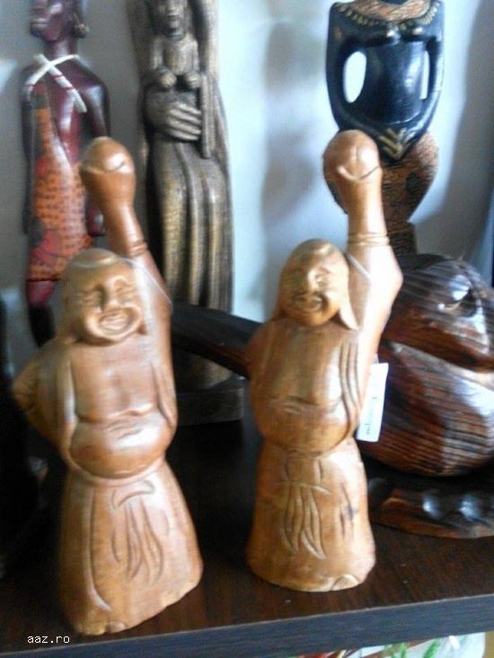 Statuete din lemn`