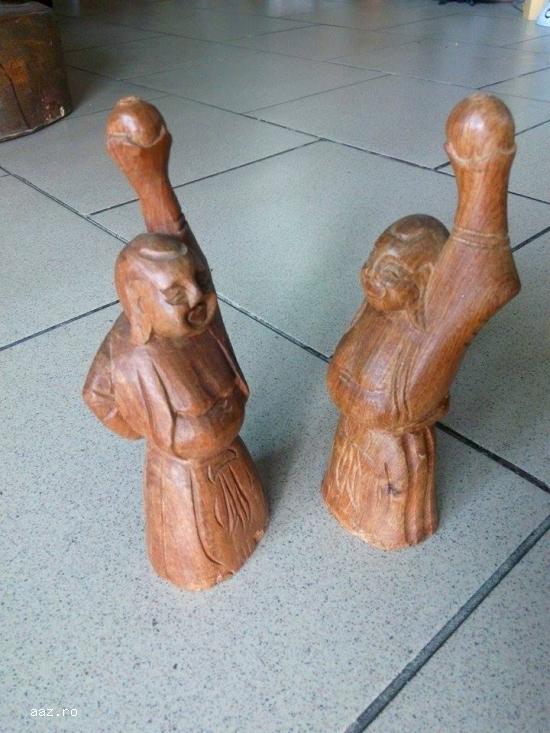 Statuete din lemn`