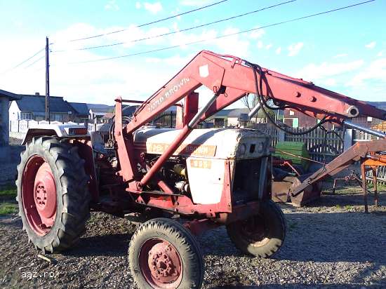 Tractor 4*2 Ford 3000 de 48 cp cu Frontal