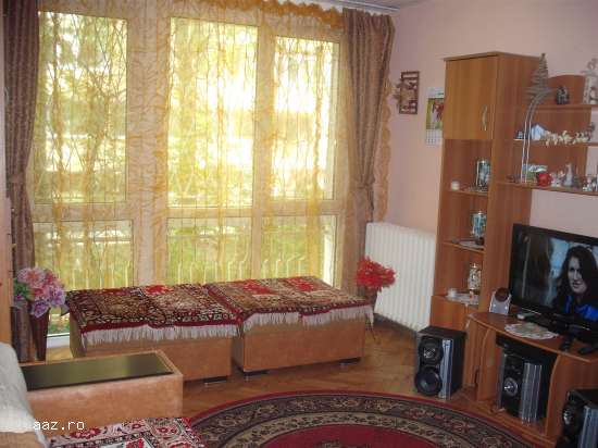 PARTICULAR,  Vand apartament ,  3 camere in zona TITAN � Potcoava