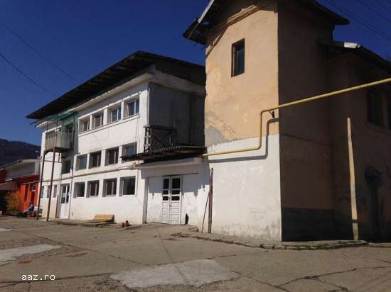 Spatiu comercial ( depozit) + teren de vanzare