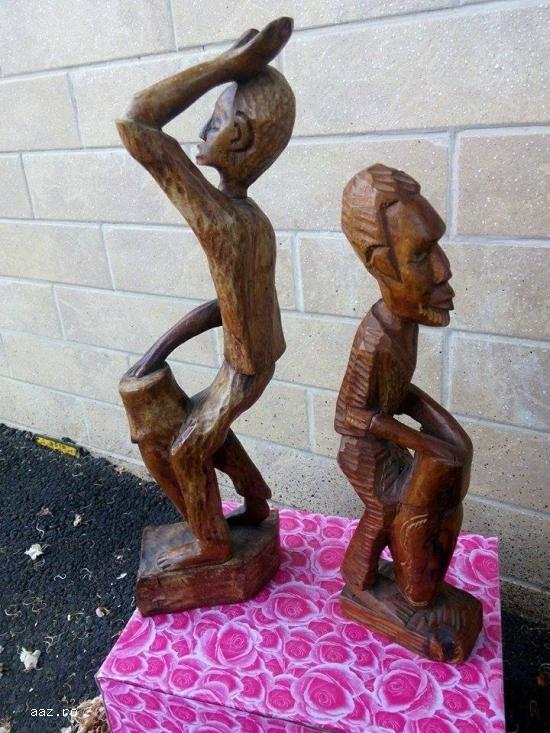 Statuete din lemn