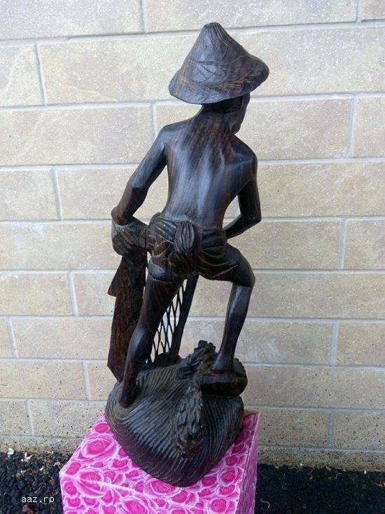 Statueta din lemn````