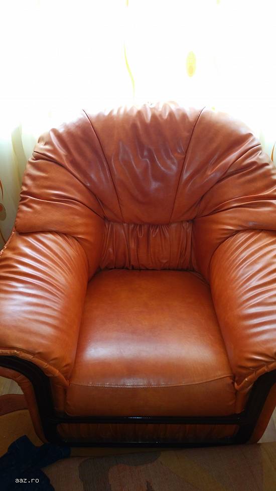 vând canapea extensibila, imitație piele,  +2 fotolii fixe