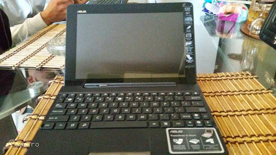 vand mini pc " asus" , se poate folosi și k tableta ( adik separat fără tastatura)
