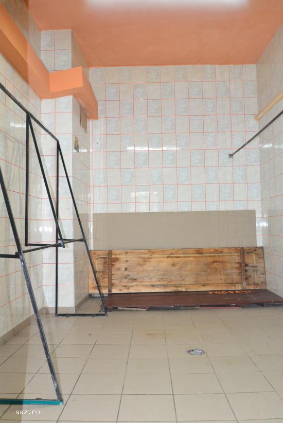 Ofer spre inchiriere spatiu commercial,  birouri,  productie in Colentina,  suprafata 40 m�