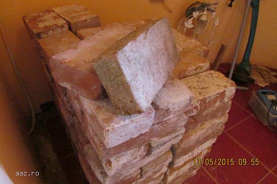 vand caramida din demolari