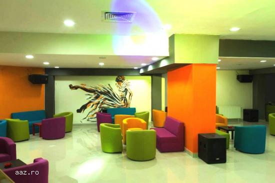 VAND MOBILIER BAR,                     CAFENEA,                     CLUB
