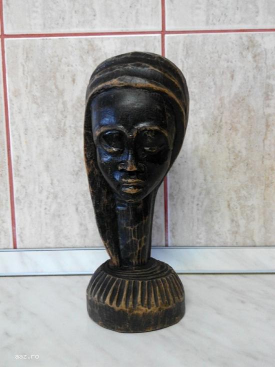 Sculptura in lemn - chip de femeie