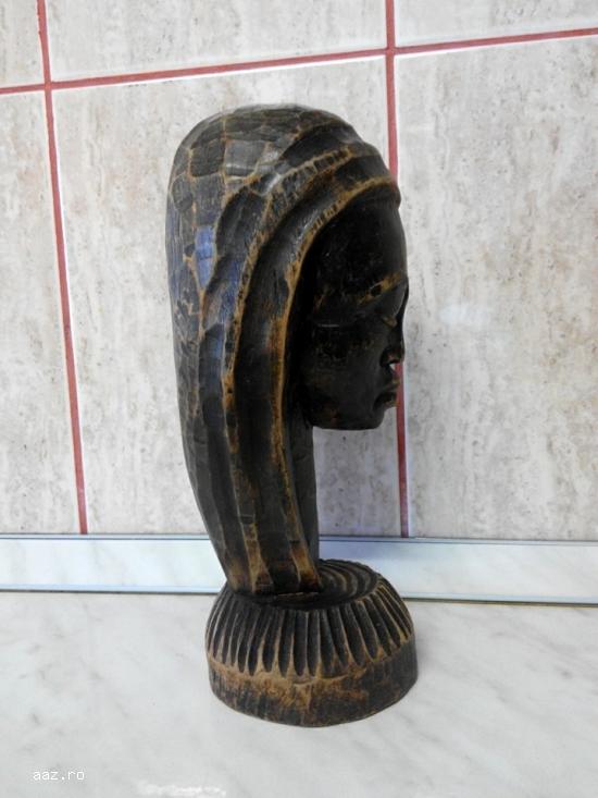 Sculptura in lemn - chip de femeie