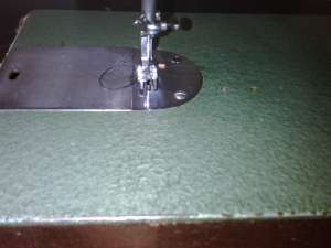 VAND 2 MASINI DE CUSUT CASNICE