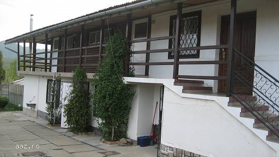 Proprietar vand casa de vacanta