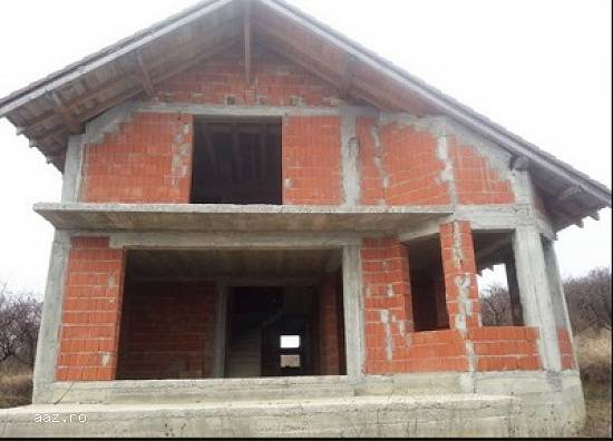 Vanzare casa la rosu