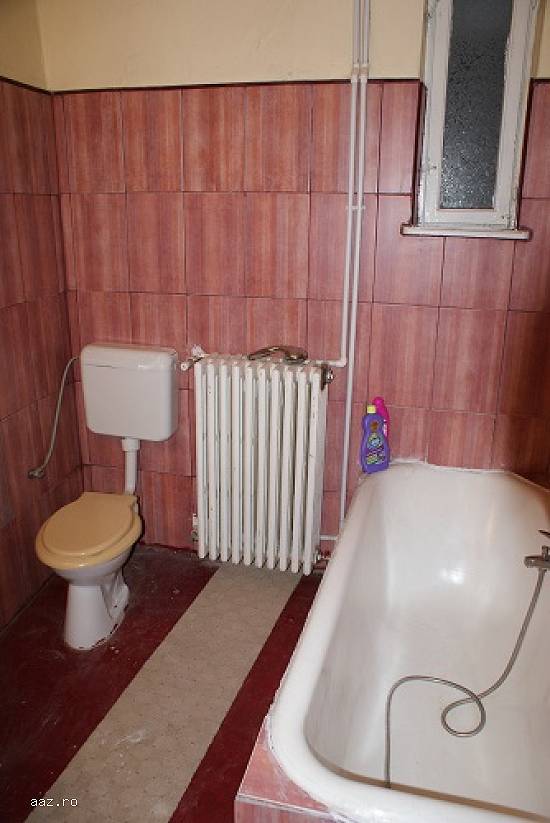 Inchiriez apartament 3 camere