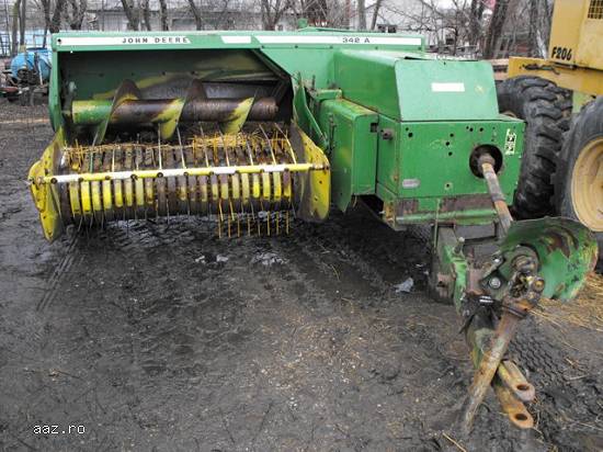 Presa baloti John Deere 332 A si 342 A