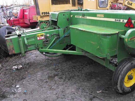 Presa baloti John Deere 332 A si 342 A