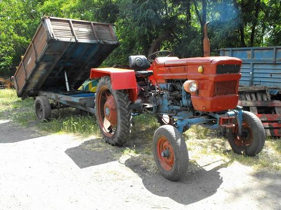 Tractor Universal 445 L
