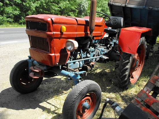 Tractor Universal 445 L