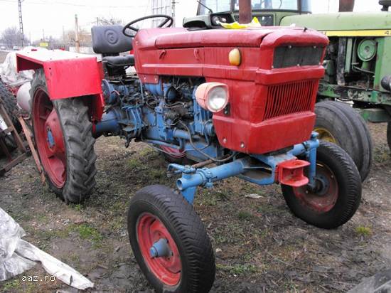 Tractor Universal 445 L