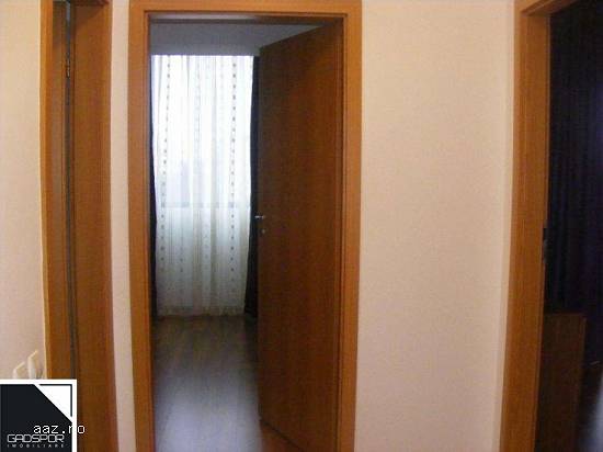 Inchiriere prtament3 camere zona Titan