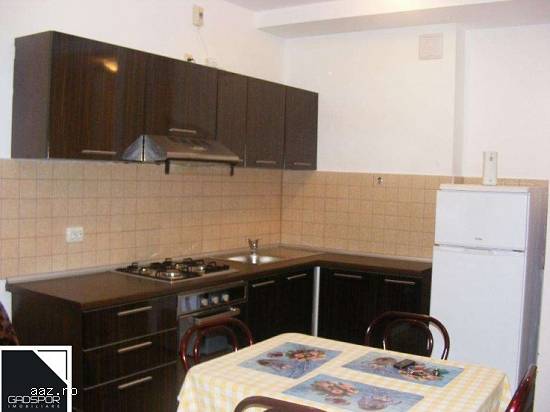 Inchiriere prtament3 camere zona Titan