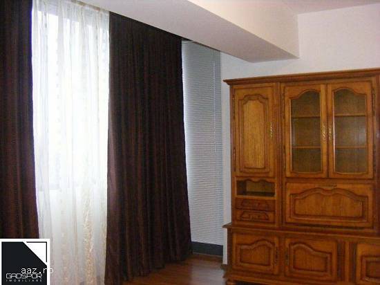 Inchiriere prtament3 camere zona Titan
